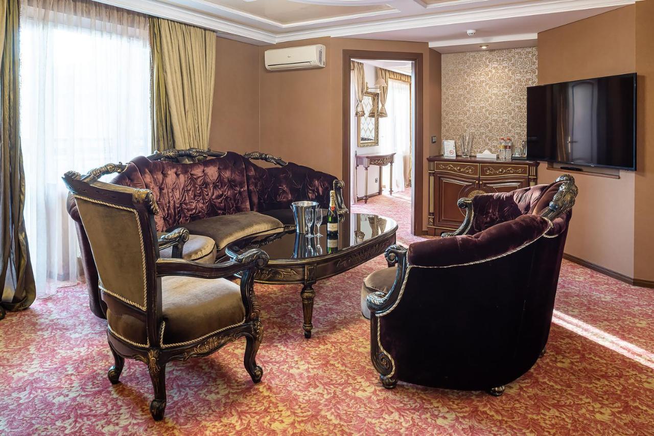 Eurohotel Lviv Ngoại thất bức ảnh
