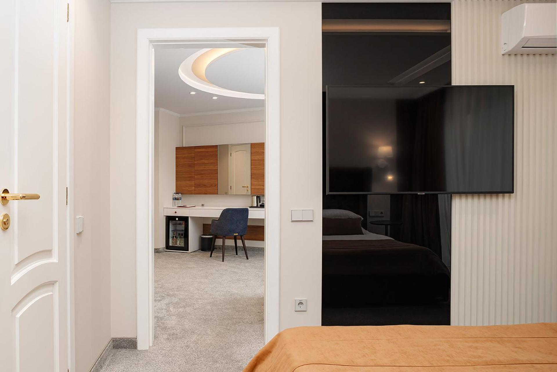 Eurohotel Lviv Ngoại thất bức ảnh