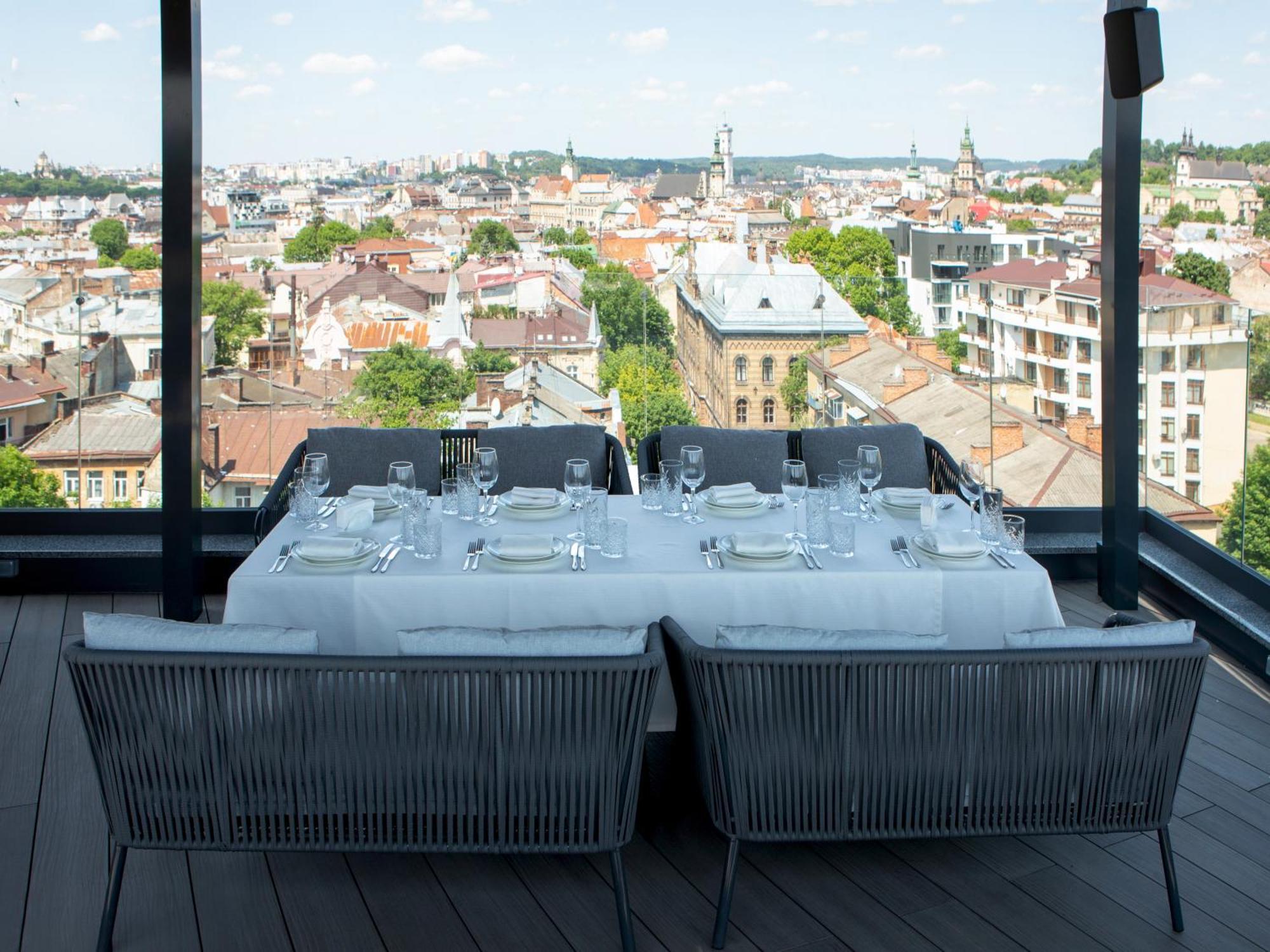 Eurohotel Lviv Ngoại thất bức ảnh