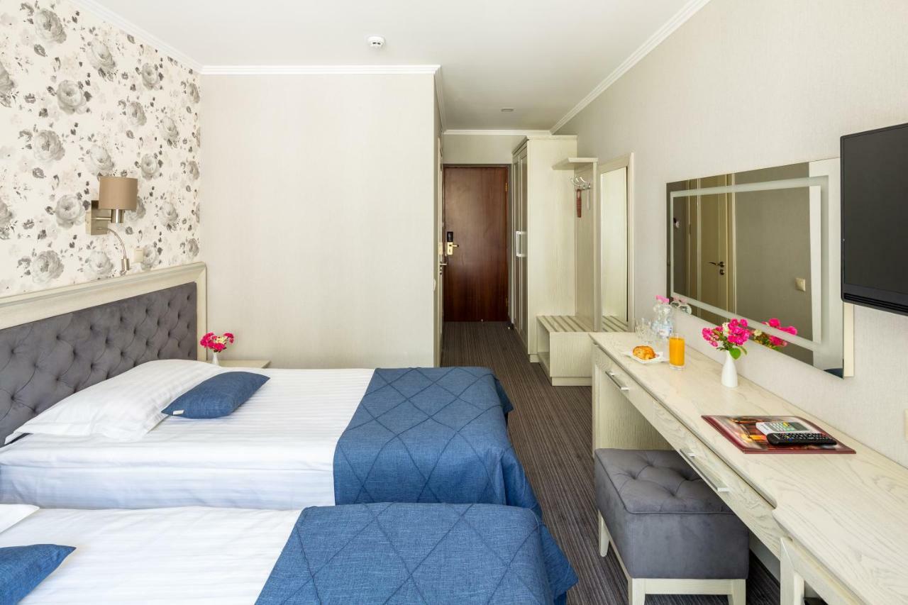 Eurohotel Lviv Ngoại thất bức ảnh